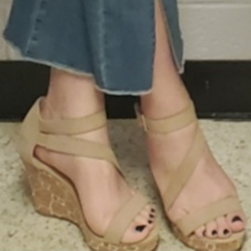 Charles David Leanna Wedge Sandals